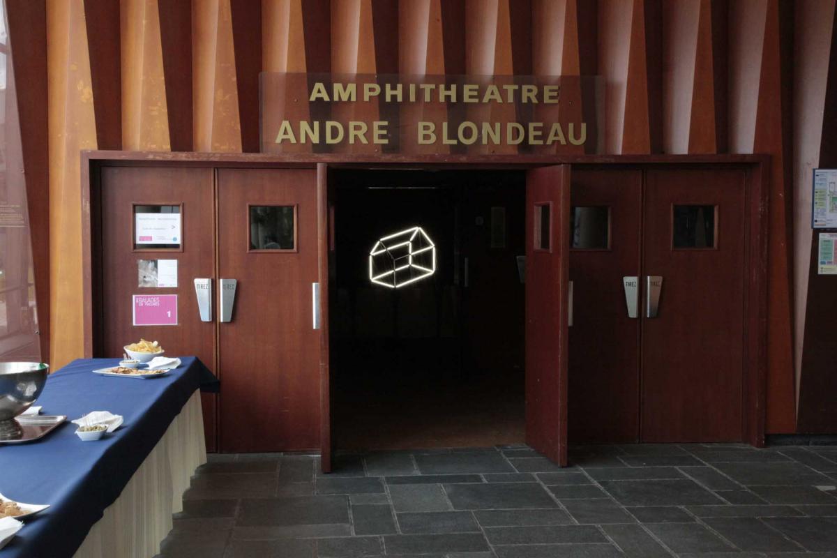  Vue de l'exposition à HEC en 2012