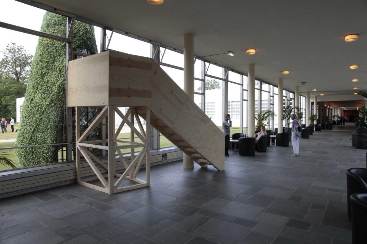  Vue de l'exposition "Sautai/Fichtre des orientations"