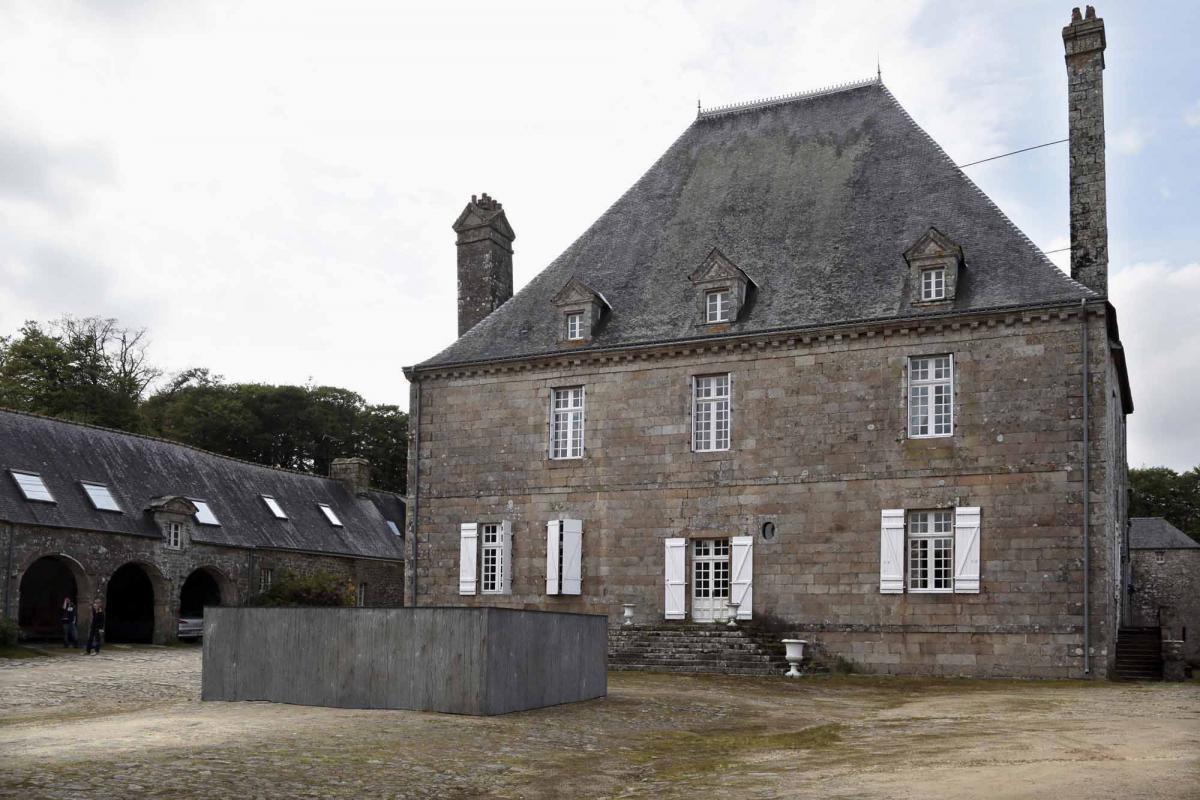  "Naufragé" devant le château de trégarentec