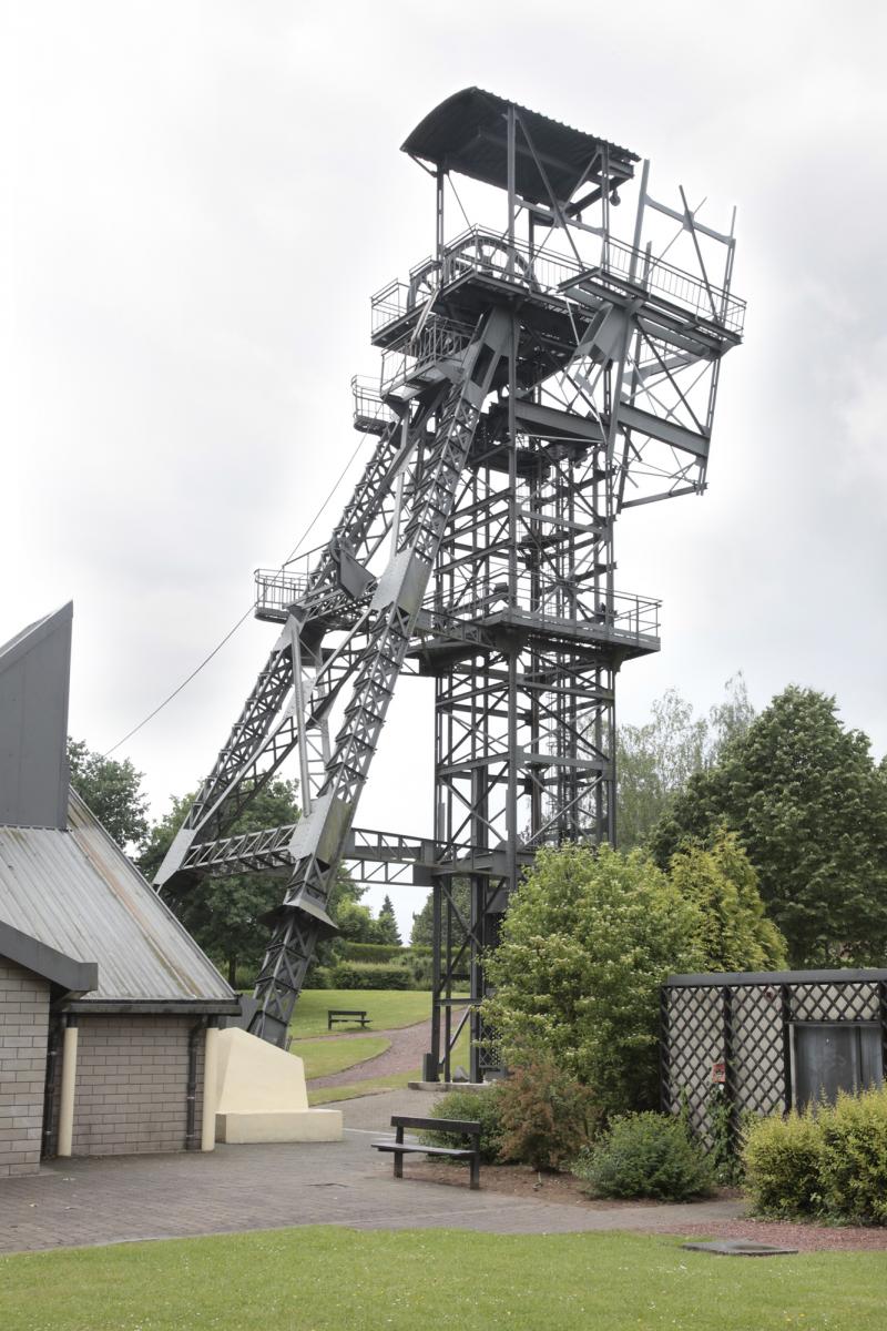   "Chute" le chevalement. Exposition "à CIEL OUVERT"